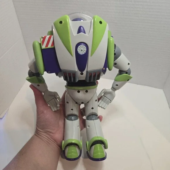 TOY STORY Ultimate Talking Action Figure BUZZ LIGHTYEAR 1995 First Edition W Box